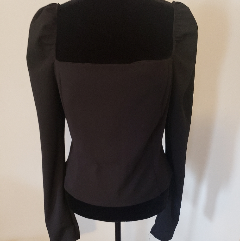 Puff sleeve square neck fashion top NWT